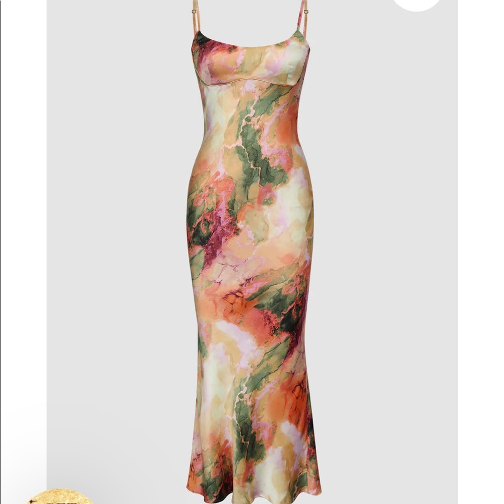 Small abstract fitted midi dress